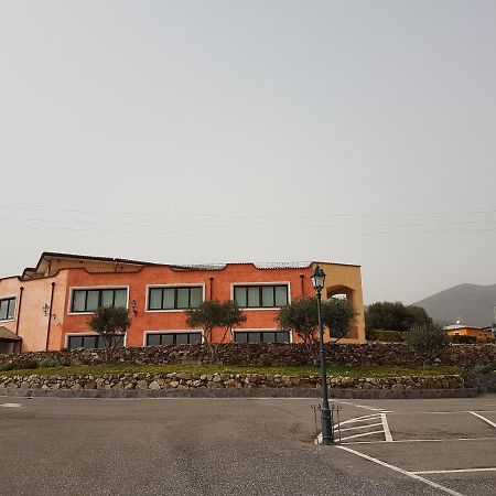 Le Tre Rose Hotell Bono  Exteriör bild