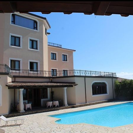 Le Tre Rose Hotell Bono  Exteriör bild
