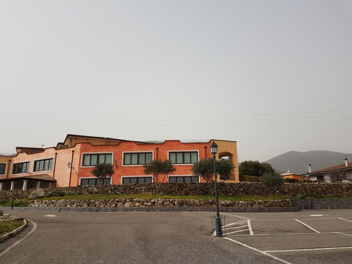 Le Tre Rose Hotell Bono  Exteriör bild