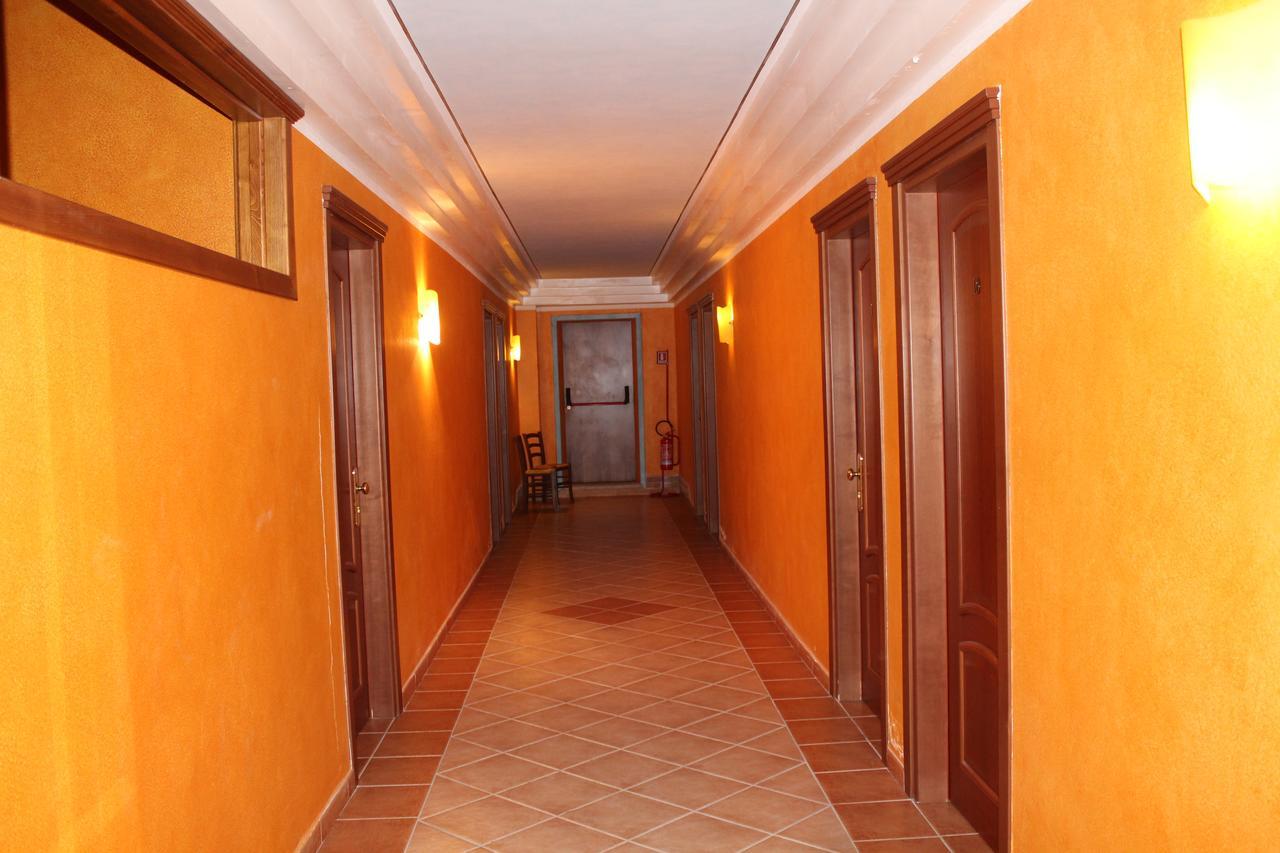 Le Tre Rose Hotell Bono  Exteriör bild