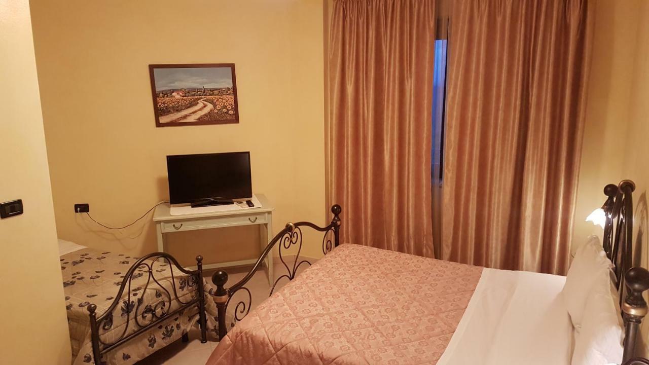 Le Tre Rose Hotell Bono  Exteriör bild
